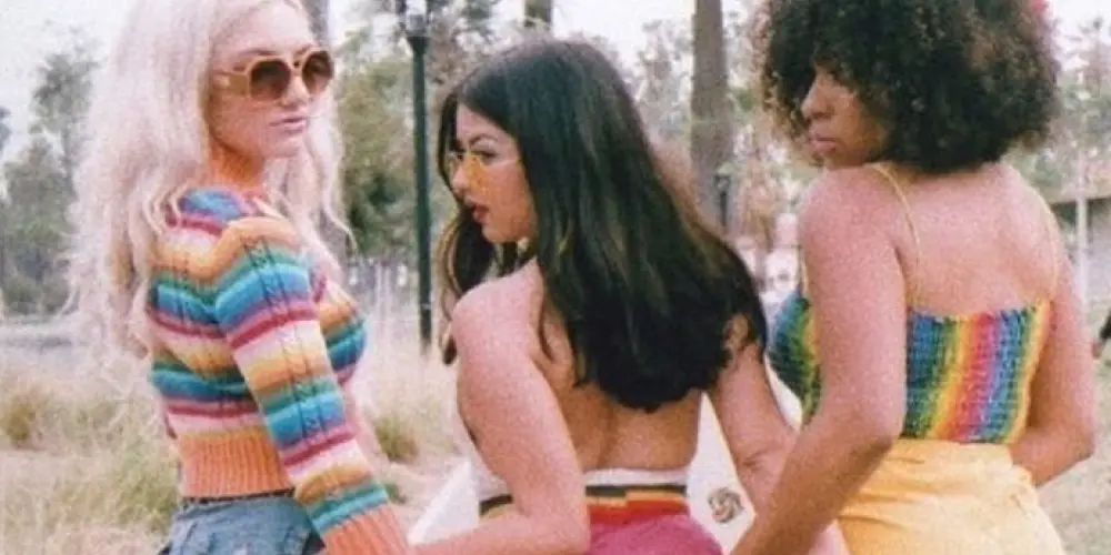 Imagem do grupo de WhatsApp Amor e Romance Trisalzinho