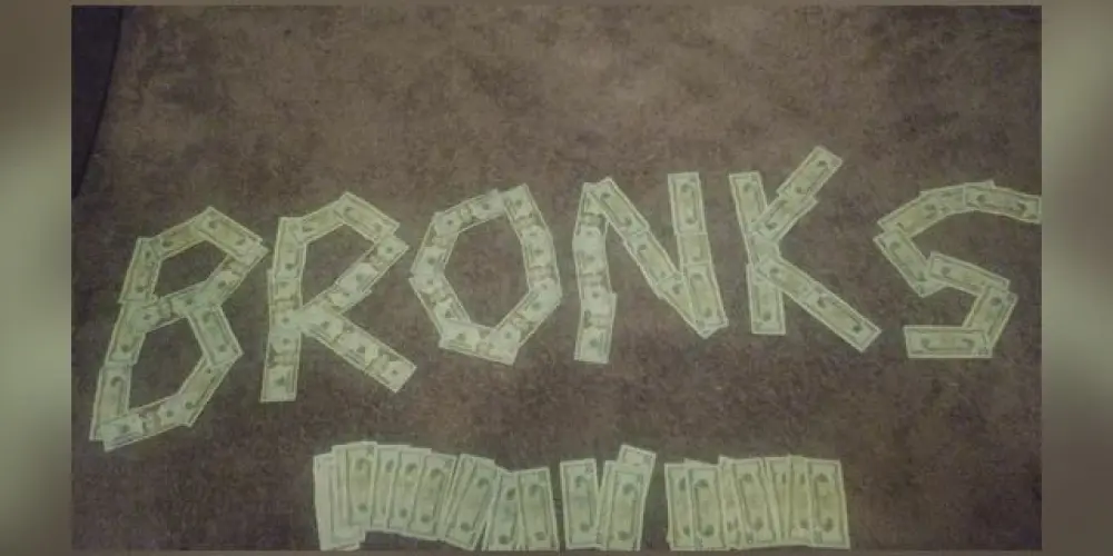 Imagem do grupo de WhatsApp BRONKS PÚBLIC ☯︎ #10ANOS