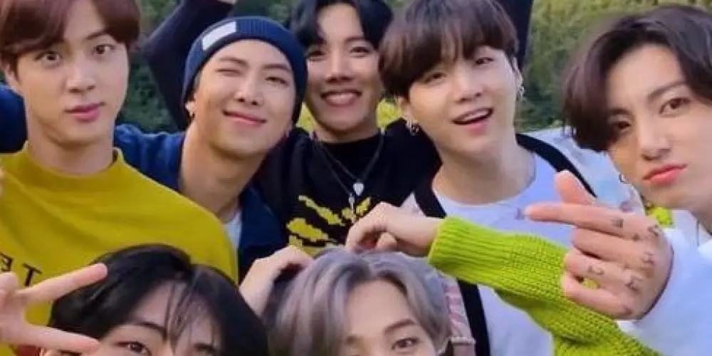 Imagem do grupo de WhatsApp 💜BTS universe💜