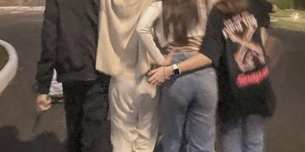 Imagem do grupo de WhatsApp Cʀɪᴀɴᴅᴏ ᴍᴇᴍᴏ́ʀɪᴀs, ᴇɴᴄᴏɴᴛʀᴀɴᴅᴏ ʙᴏɴs ᴀᴍɪɢᴏs.