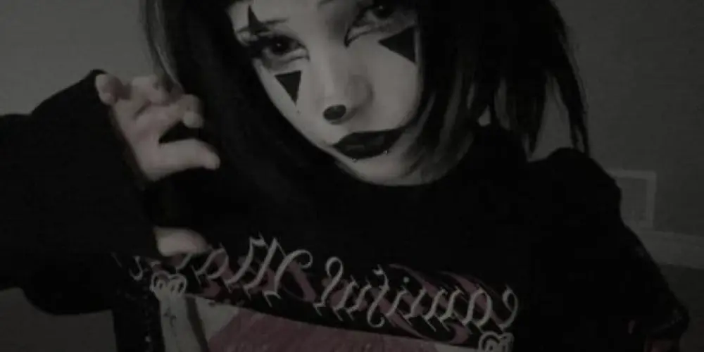 Imagem do grupo de WhatsApp 𝖈𝖍𝖆𝖙 𝖉𝖆 𝖆𝖘𝖘𝖔𝖒𝖇𝖗𝖆çã𝖔 🎀