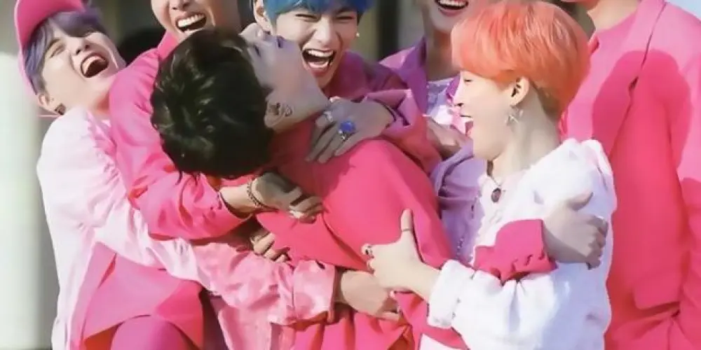 Imagem do grupo de WhatsApp Cantinho das ARMYS 💓💖