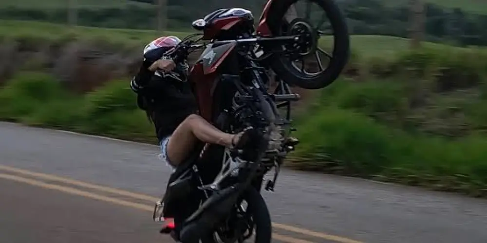 Imagem do grupo de WhatsApp Carros e motos 🔥