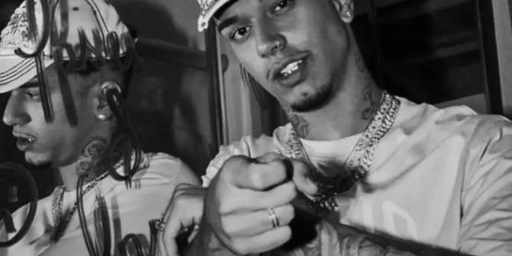 Imagem do grupo de WhatsApp Chat 2KZ