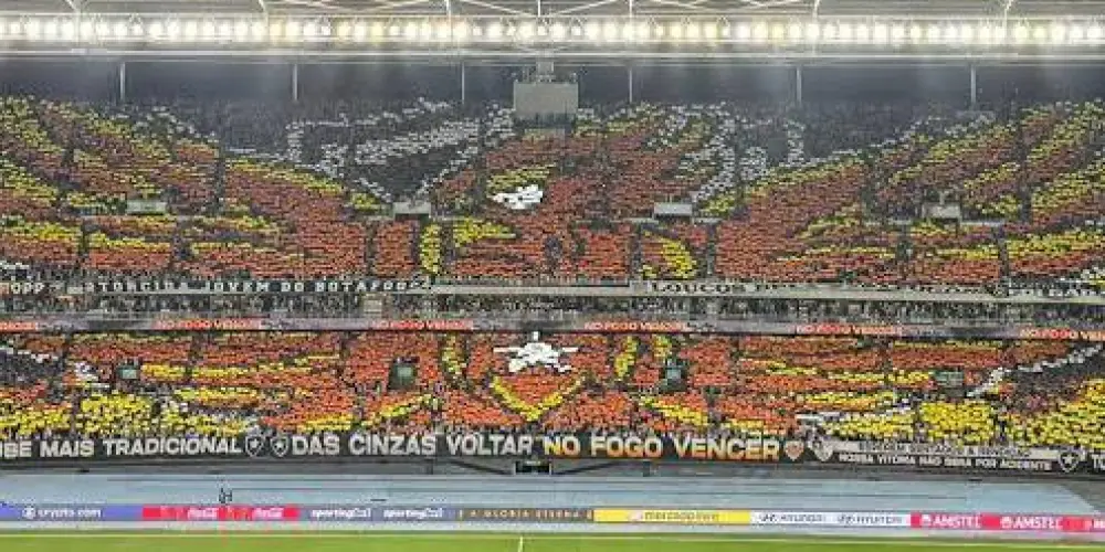 Imagem do grupo de WhatsApp "Das cinzas voltar, no fogo vencer"