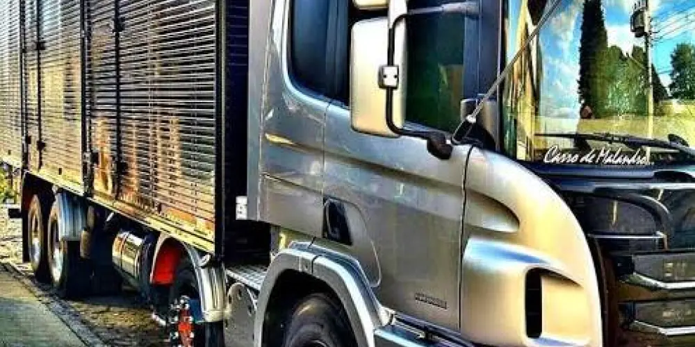 Imagem do grupo de WhatsApp DEUS NO CÉU E CARRETA NO ASFALTO