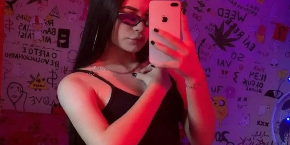 Imagem do grupo de WhatsApp empire of bitches