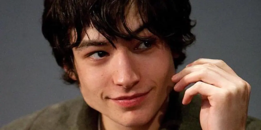 Imagem do grupo de WhatsApp Ezra Miller BR