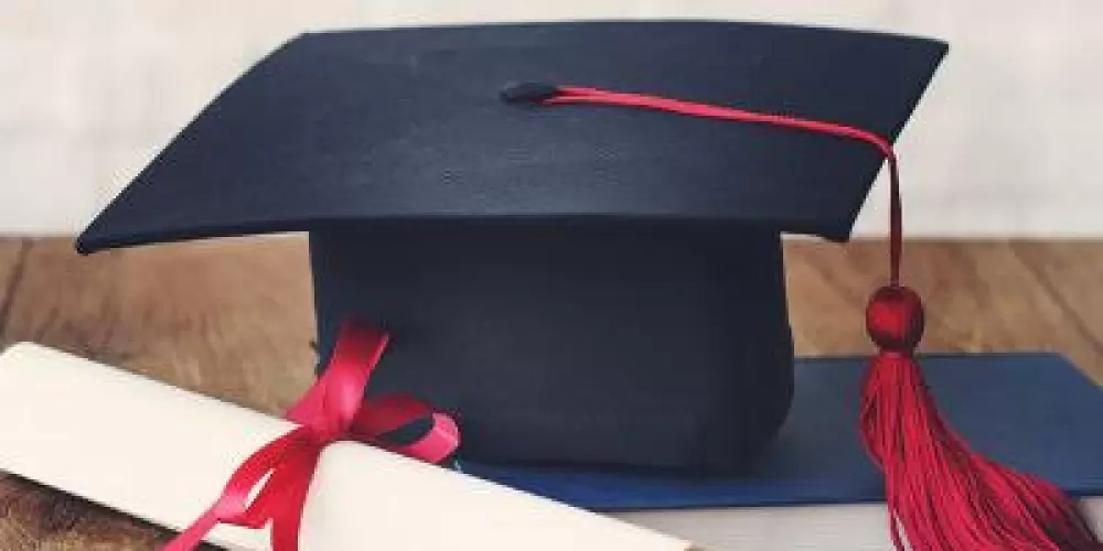 Imagem do grupo de WhatsApp Faço certificado ensino médio e fundamental para trabalho