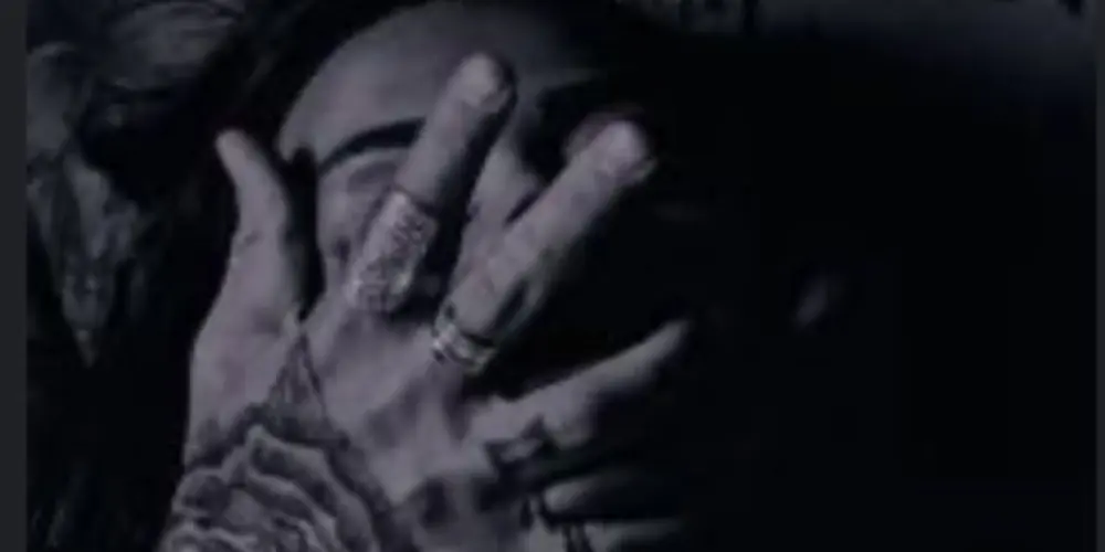 Imagem do grupo de WhatsApp Fãs de Dark 🖤🤍