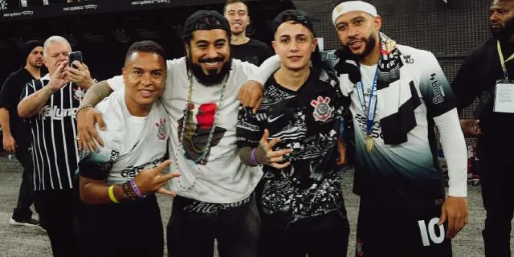 Imagem do grupo de WhatsApp GAVIÕES FIEL 🦅