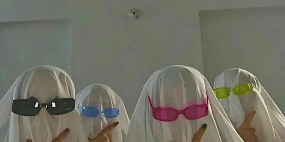 Imagem do grupo de WhatsApp 💣":..*~`°¤ Grupo de amigos  ..*/^'" 👻