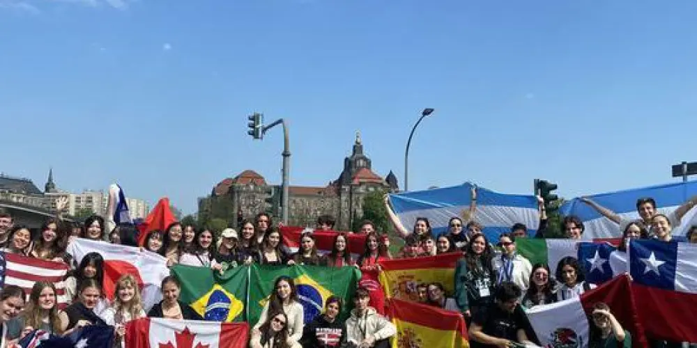 Imagem do grupo de WhatsApp international friendship spell🇦🇫🇦🇱🇦🇴🇧🇷🇧🇫🇨🇫🇨🇳🇨🇲🇨🇩🇫🇲🇯🇵🇬🇹🇰🇷🇲🇿🇵🇬🇵🇸🇵🇹🇯🇵13-17 years old