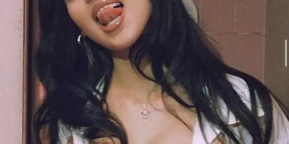 Imagem do grupo de WhatsApp ᗩᗰIᔕTᗩᗪ OᑎᒪIᑎE🌴😝