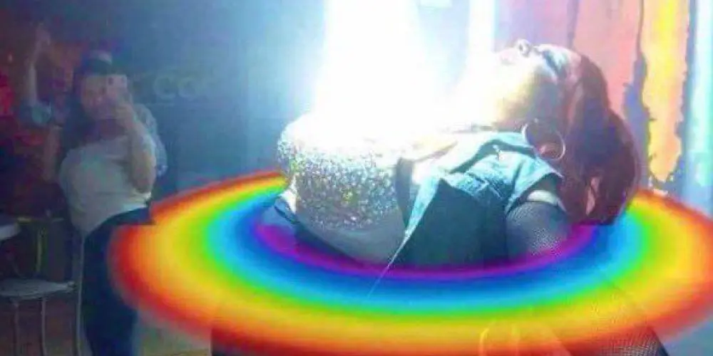 Imagem do grupo de WhatsApp L G B T • [🦋] 𝙱𝚄𝚃𝚃𝙴𝚁𝙵𝙻𝚈 •