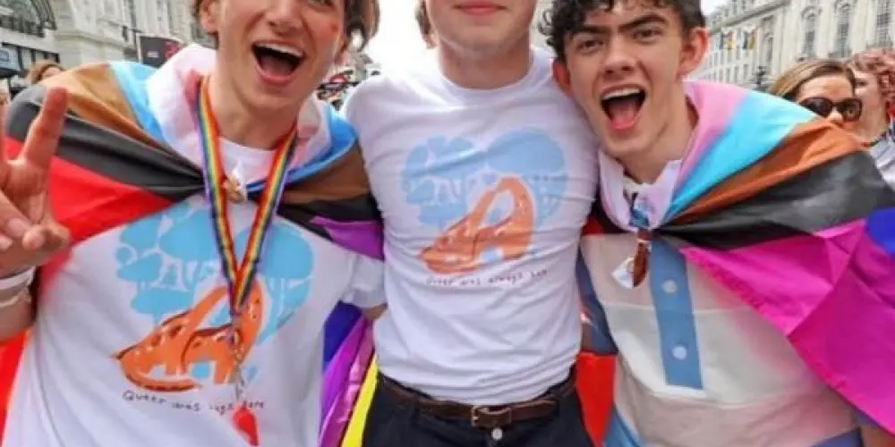 Imagem do grupo de WhatsApp Lgbtᥱᥱᥒ !🏳️‍🌈