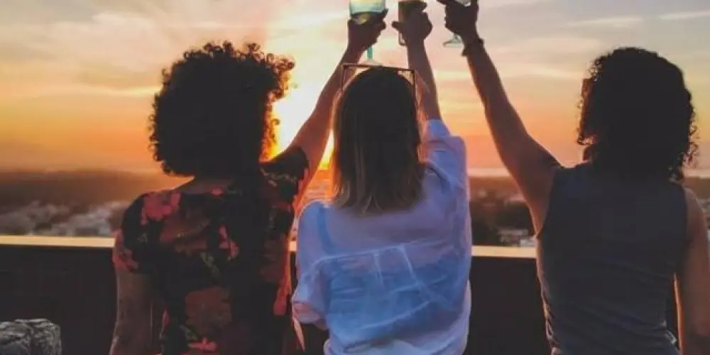 Imagem do grupo de WhatsApp մʍ ҍɾíղժҽ🥂 ɑ ɑʍíՀɑժҽ