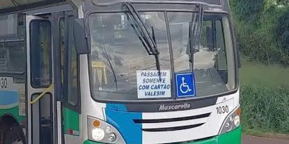 Imagem do grupo de WhatsApp Menina do ônibus 5 vs 1