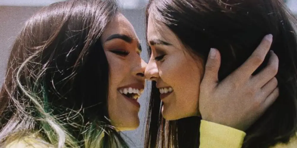 Imagem do grupo de WhatsApp Namoro ou amizades lésbicas