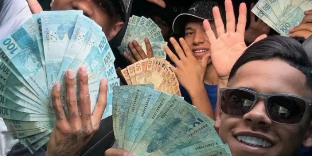 Imagem do grupo de WhatsApp OS DONOS DA RUA 🤣💯💯