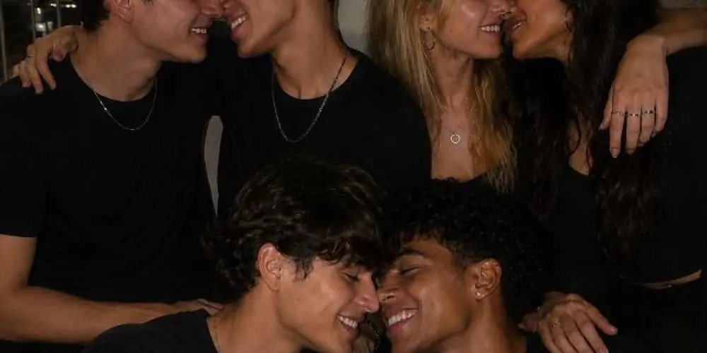 Imagem do grupo de WhatsApp ঔৣ𝘙𝘢𝘪𝘯𝘣𝘰𝘸 𝘱𝘳𝘪𝘥𝘦 𝘰𝘧𝘪𝘤𝘪𝘢𝘭 𑣲⋆