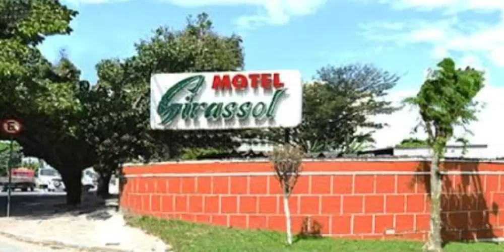 Imagem do grupo de WhatsApp Piscina coletiva girassol motel!