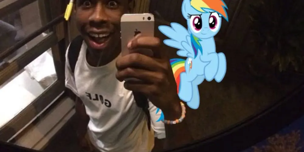 Imagem do grupo de WhatsApp Reais manos que não são falsos na web