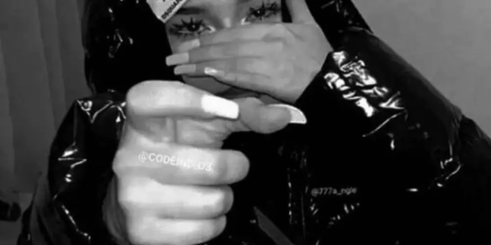 Imagem do grupo de WhatsApp Resenha 24hrs🔥