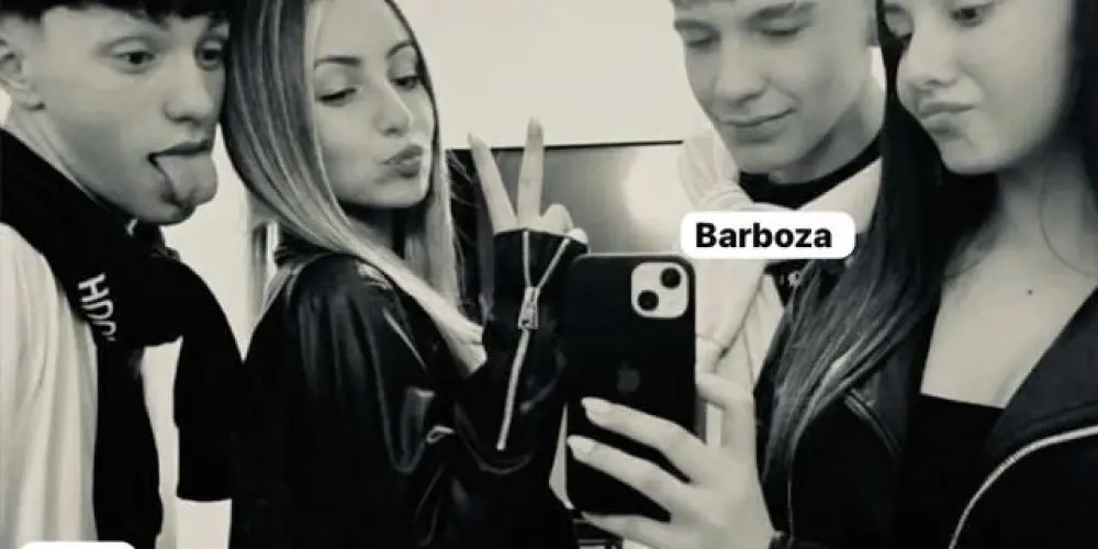 Imagem do grupo de WhatsApp Resenha 💯 fim