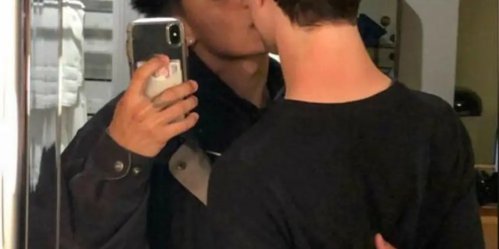 Imagem do grupo de WhatsApp Reserva 𝐀𝐧𝐞𝐥 💍 𝐋𝐆𝐁𝐓+