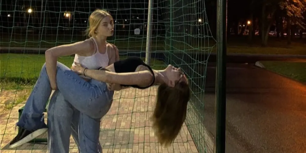 Imagem do grupo de WhatsApp Romance entre garotas