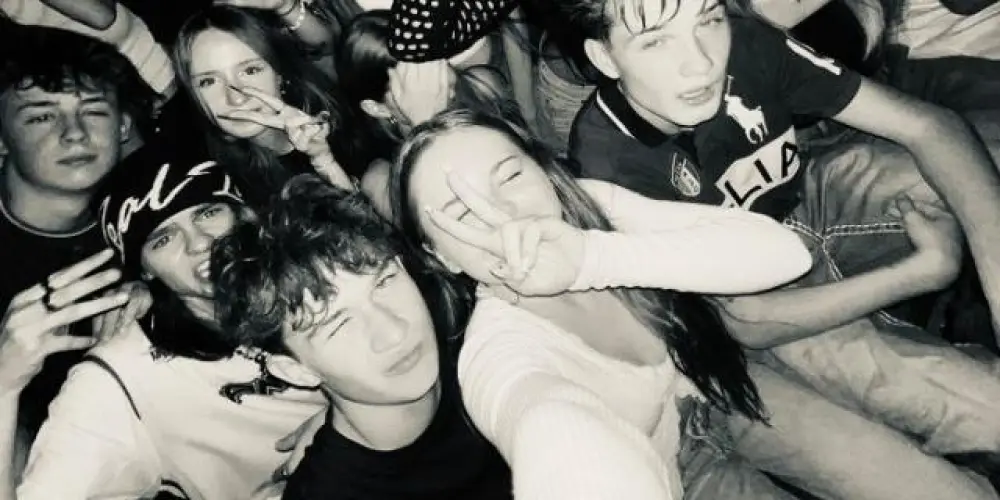 Imagem do grupo de WhatsApp Românticos 2.0 🧸🤡