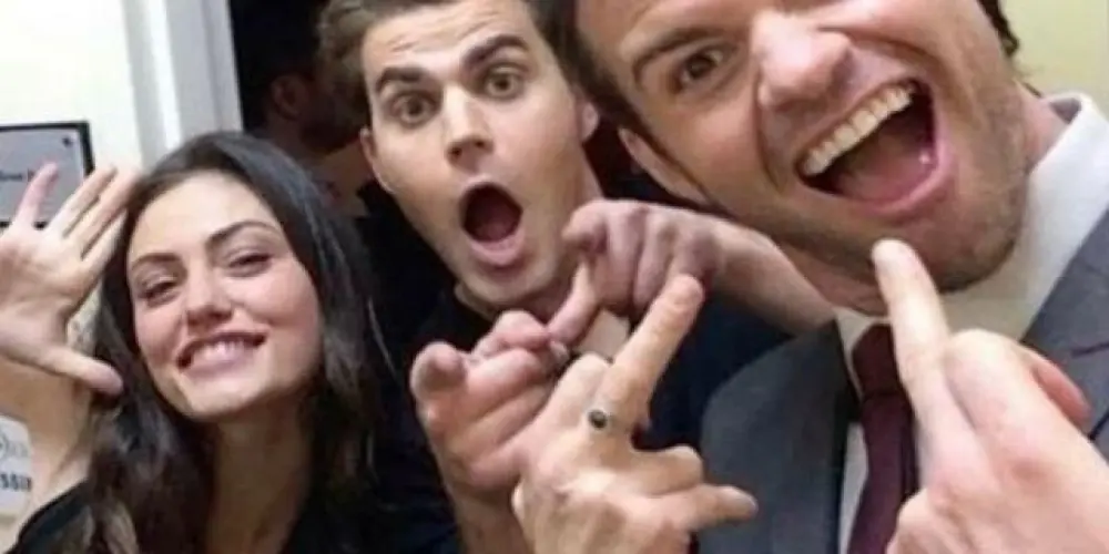 Imagem do grupo de WhatsApp 𝐑𝐏𝐆 | ᴛʜᴇ ᴠᴀᴍᴘɪʀᴇ ᴅɪᴀʀɪᴇs ❦