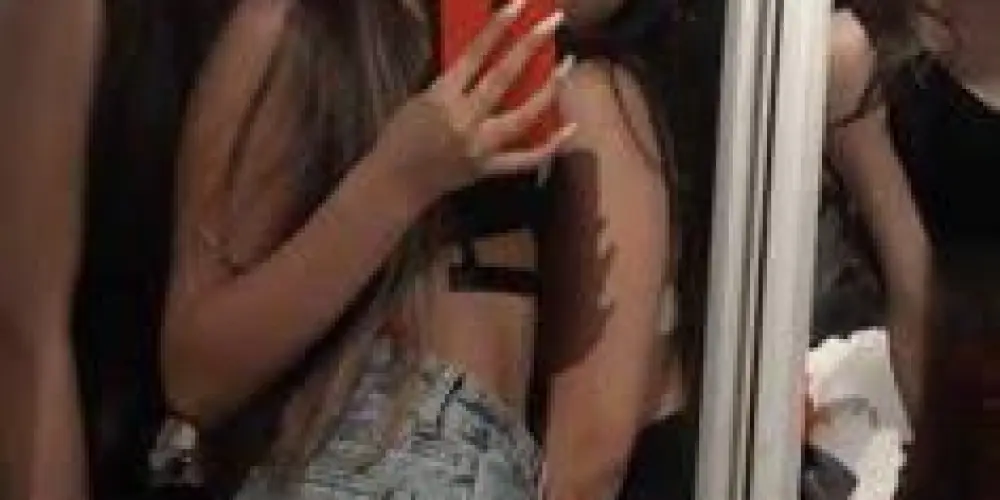 Imagem do grupo de WhatsApp Só amigas adolescentes Proibido homens .