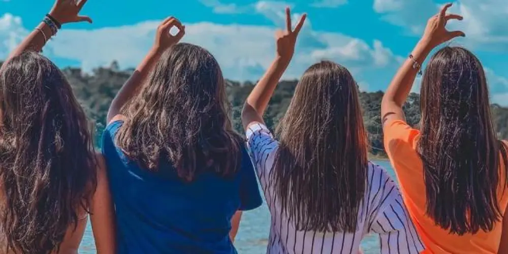 Imagem do grupo de WhatsApp SÓ GAROTAS👻