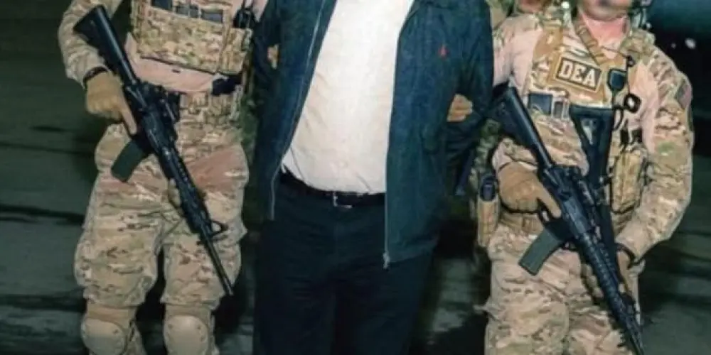 Imagem do grupo de WhatsApp SÓ POLITICAGEM 🇧🇷 🇺🇸🇭🇰