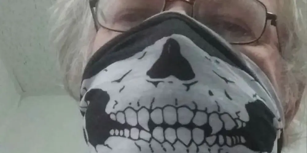 Imagem do grupo de WhatsApp Tá batendo meia noite ☠️