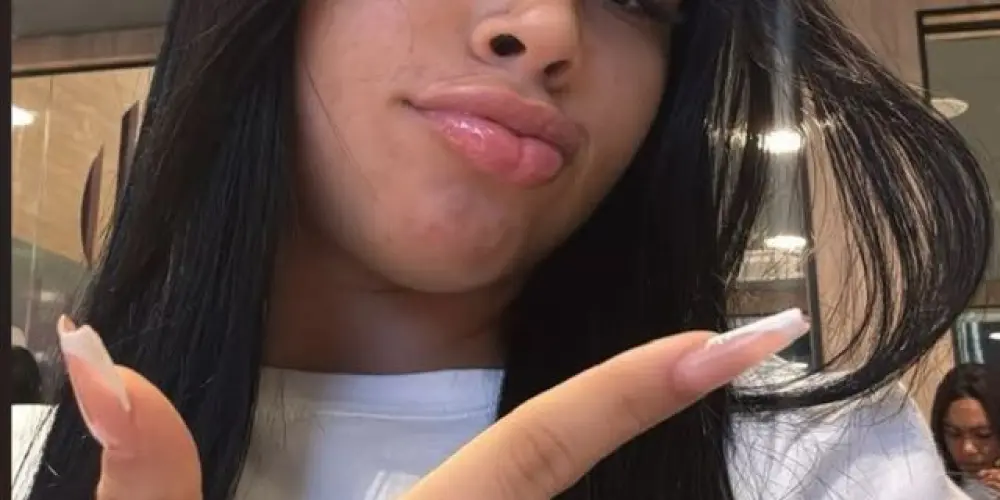 Imagem do grupo de WhatsApp tu conhece a paola? 🤣