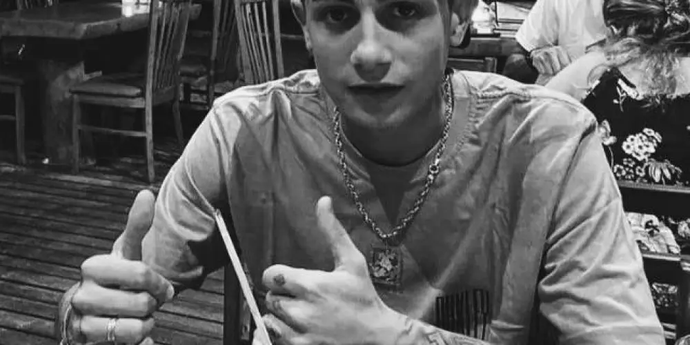 Imagem do grupo de WhatsApp us? a hug