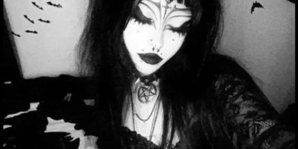 Imagem do grupo de WhatsApp ꧁⭑✞VÉU DAS SOMBRAS✞⭑꧂