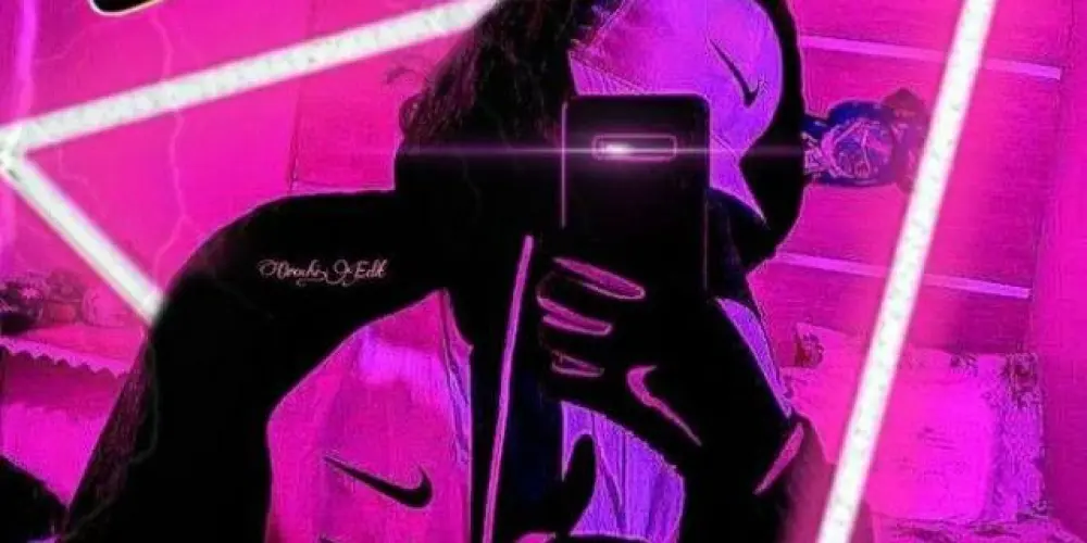 Imagem do grupo de WhatsApp 💸꧁🔥🥀Ｑϋɇ𝑏ɹáᖙá🥀🌹